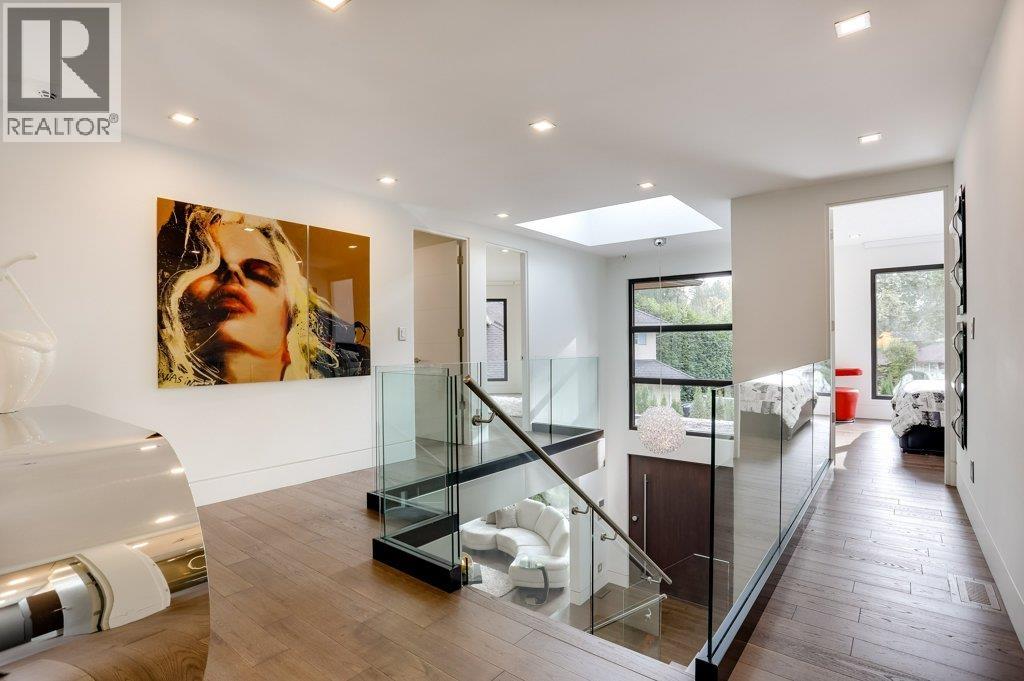 4577 CAPILANO ROAD, North Vancouver