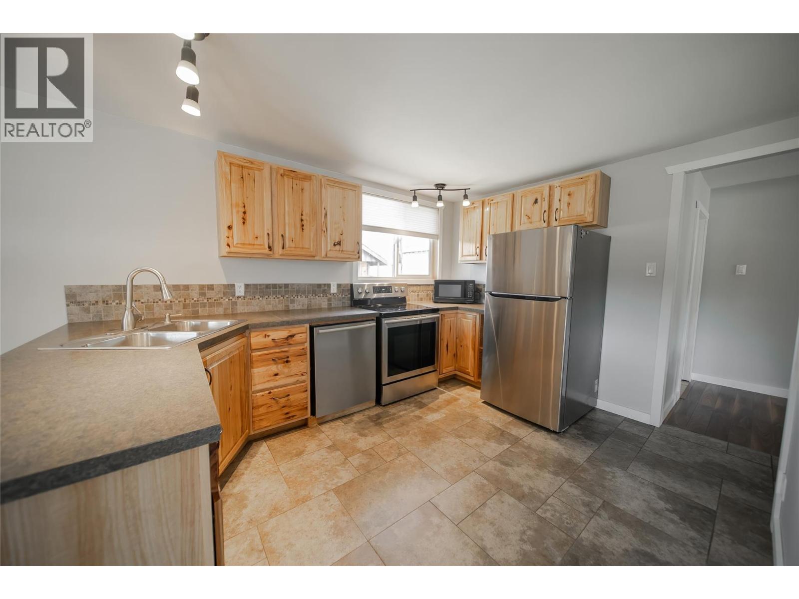 505 Chief David Road, Baynes Lake