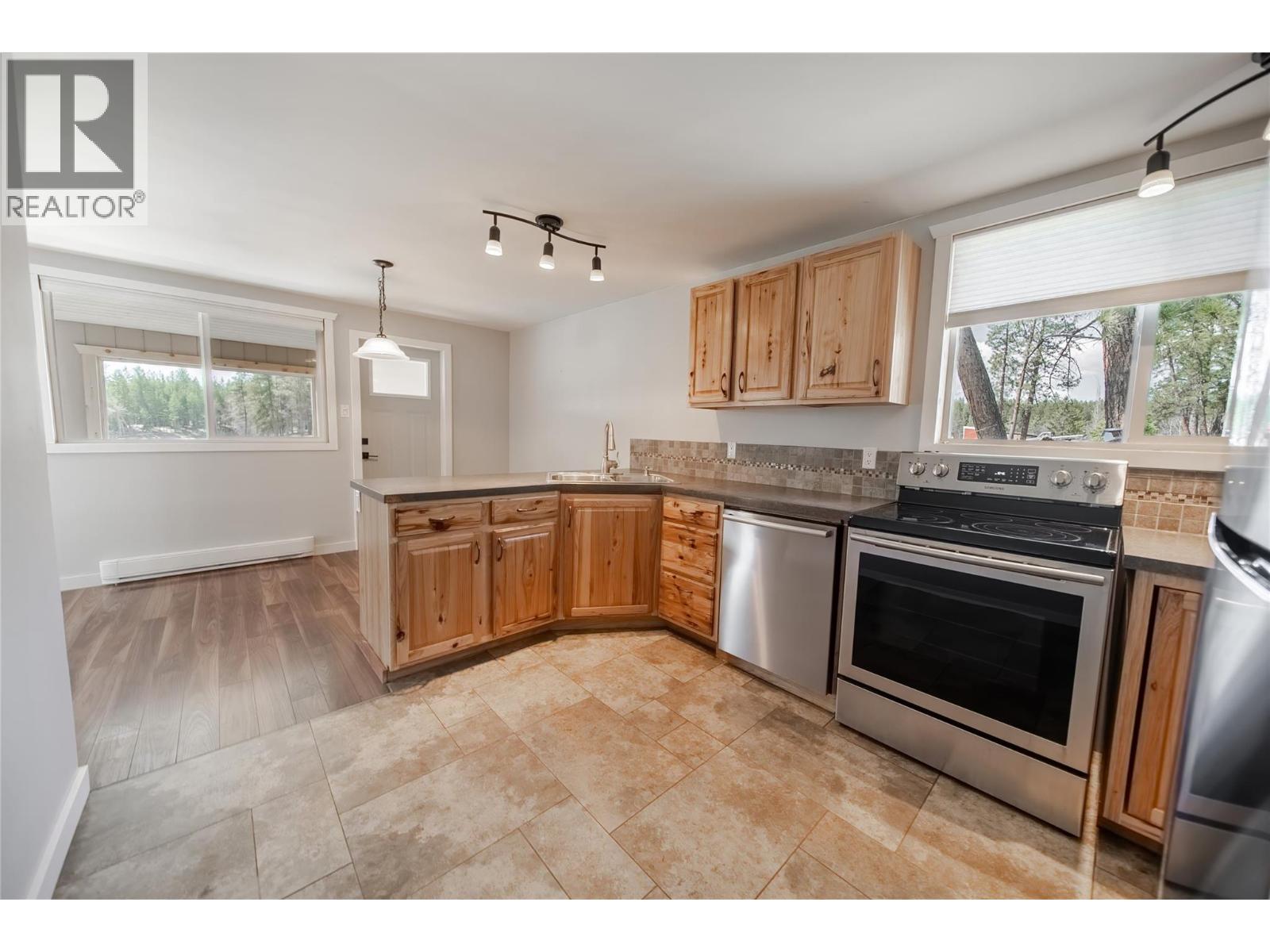 505 Chief David Road, Baynes Lake