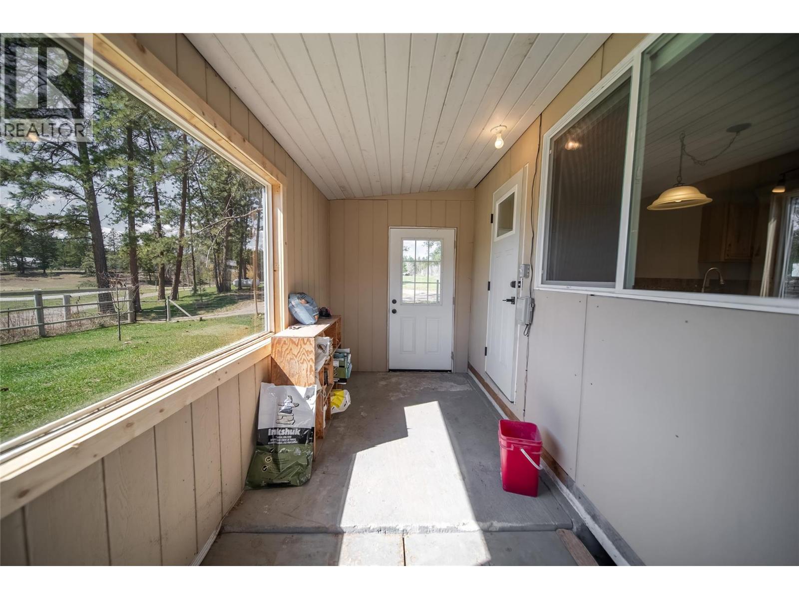 505 Chief David Road, Baynes Lake