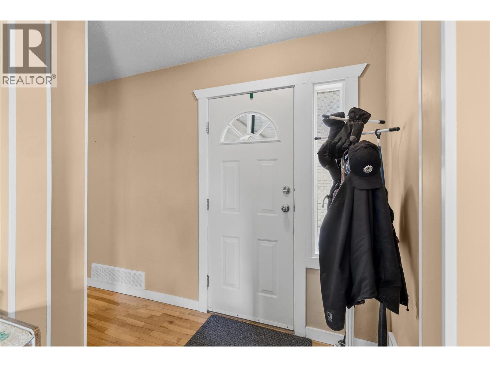 4402 20 Street - 21
