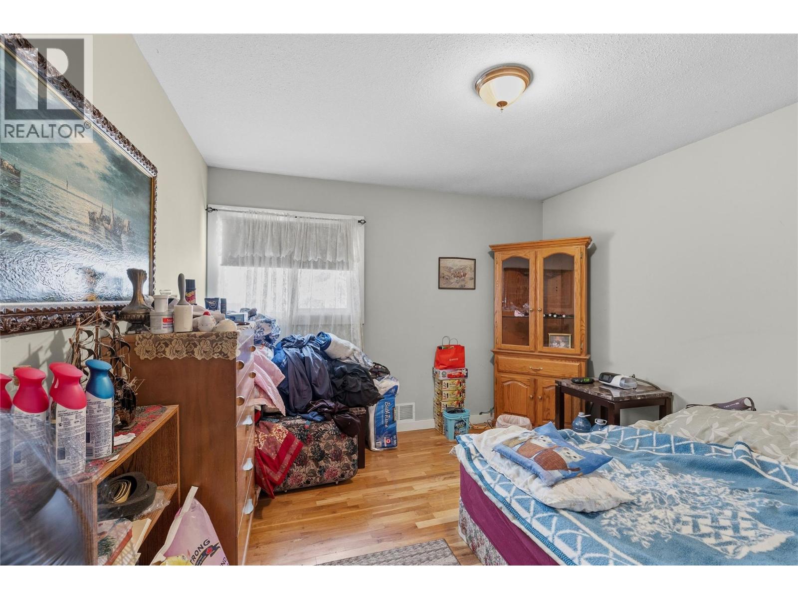 4402 20 Street - 22