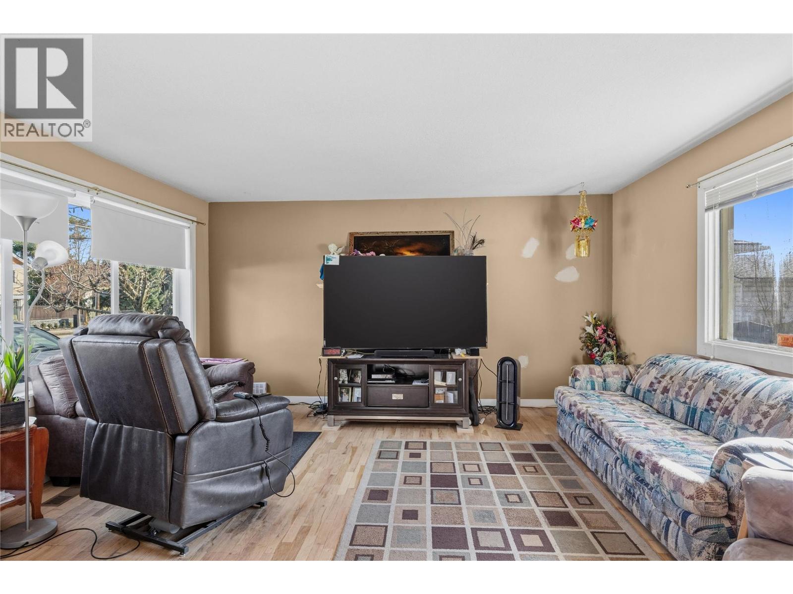 4402 20 Street - 5