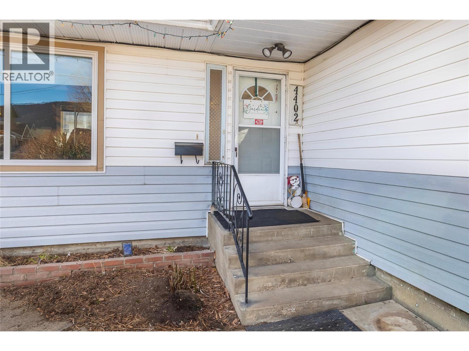 4402 20 Street - 50