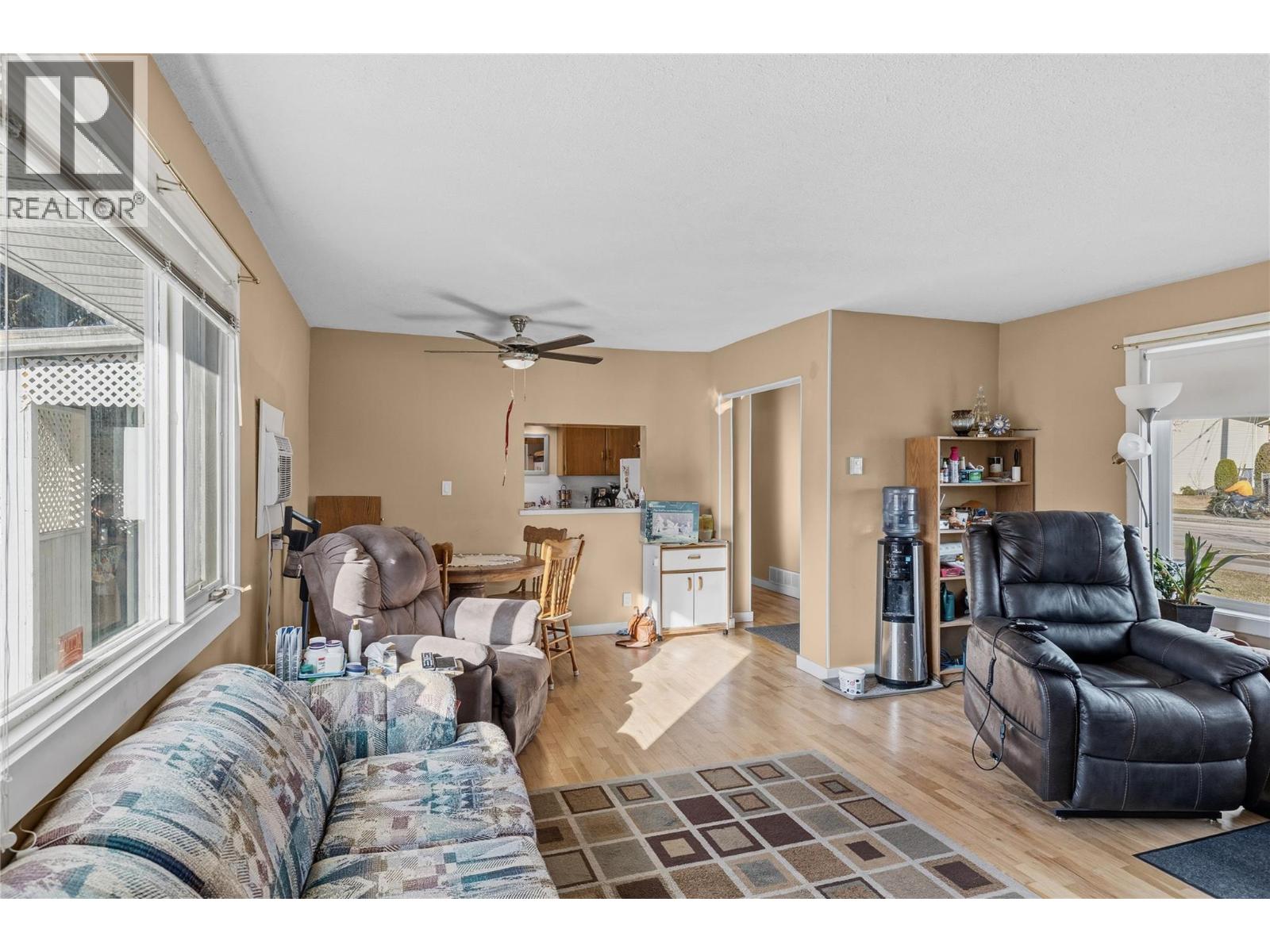 4402 20 Street - 9