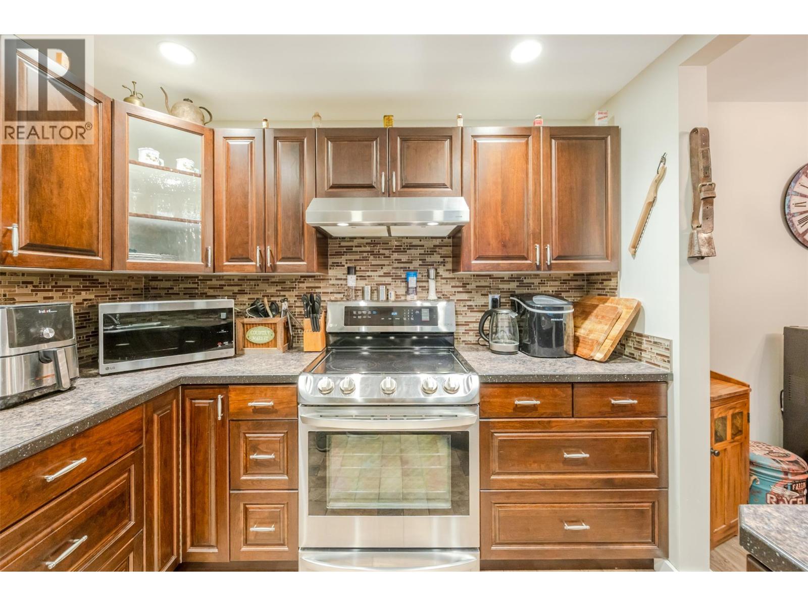 337 MCKINNEY Road Unit# 216, Oliver