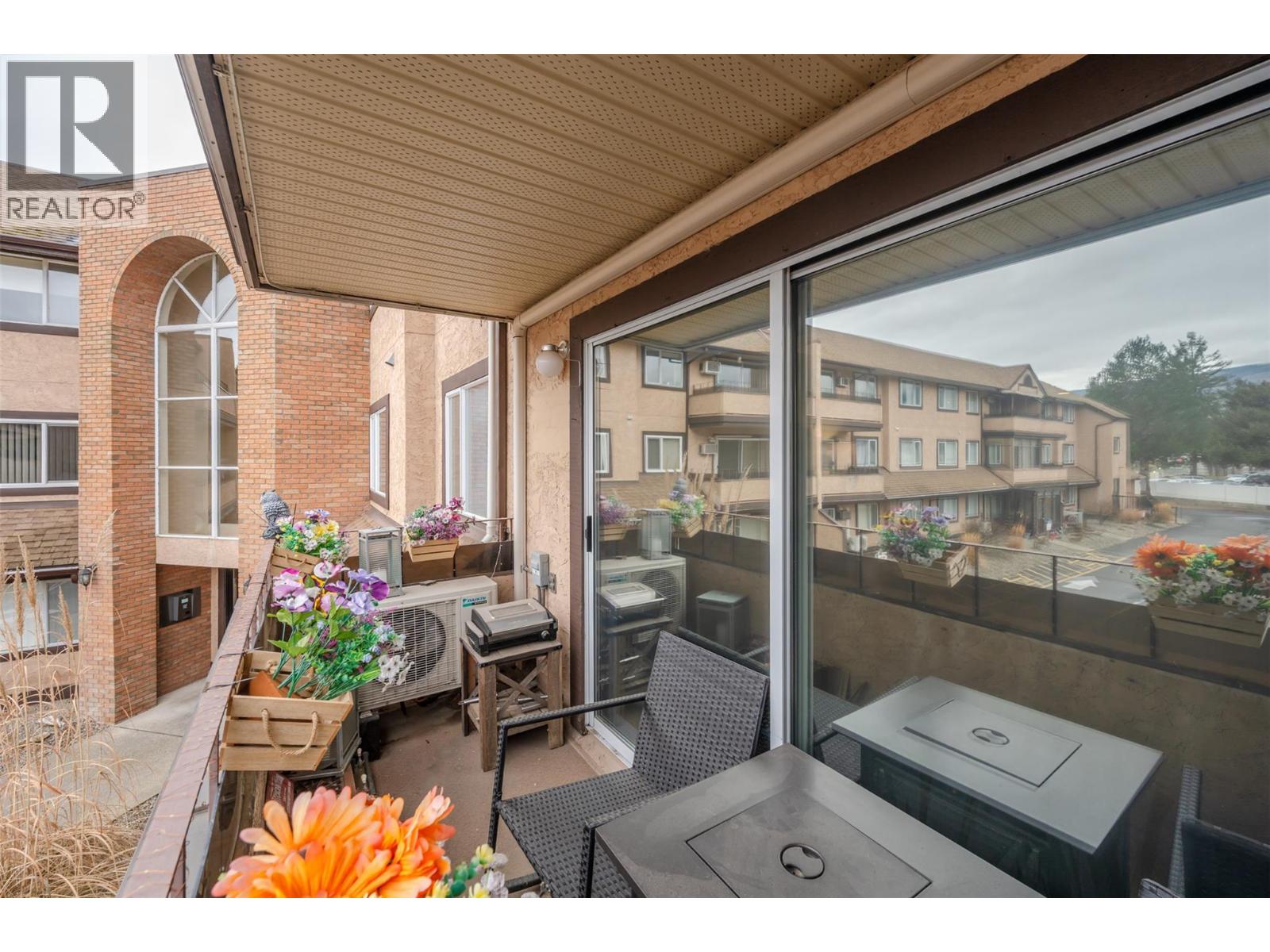 337 MCKINNEY Road Unit# 216, Oliver