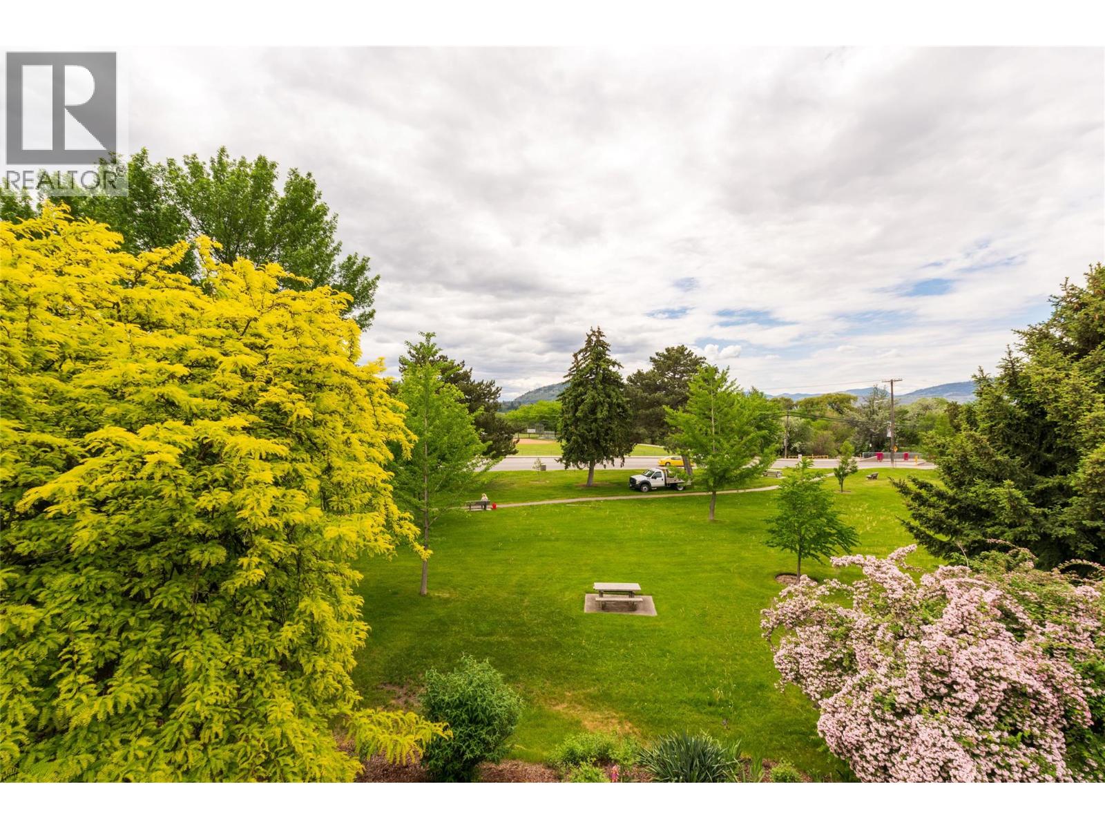 337 MCKINNEY Road Unit# 216, Oliver