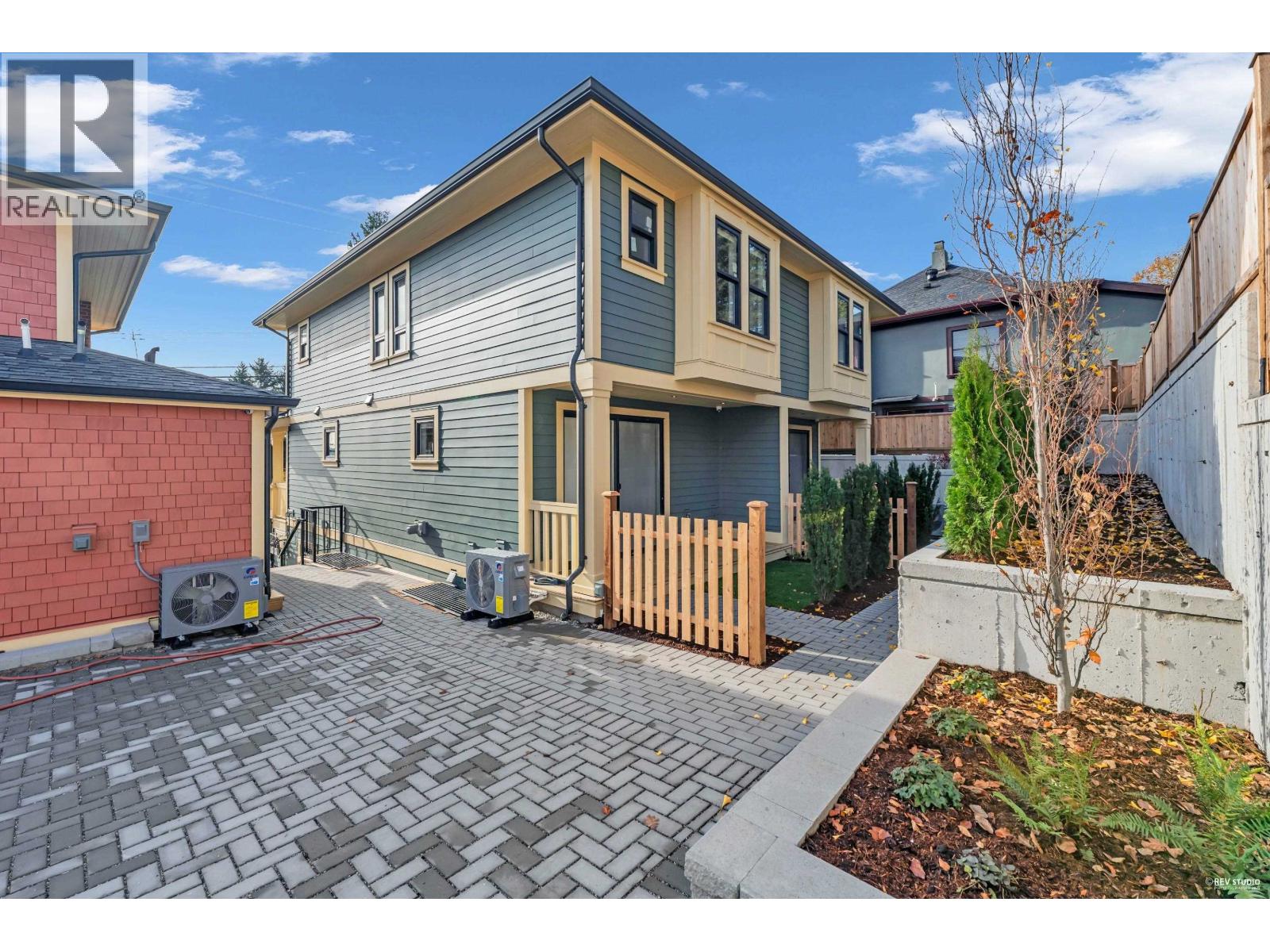 101 1125 CARTIER AVENUE, Coquitlam