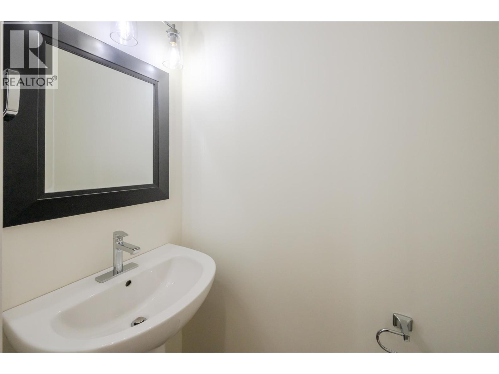 102 11612 Victoria Road South, Summerland