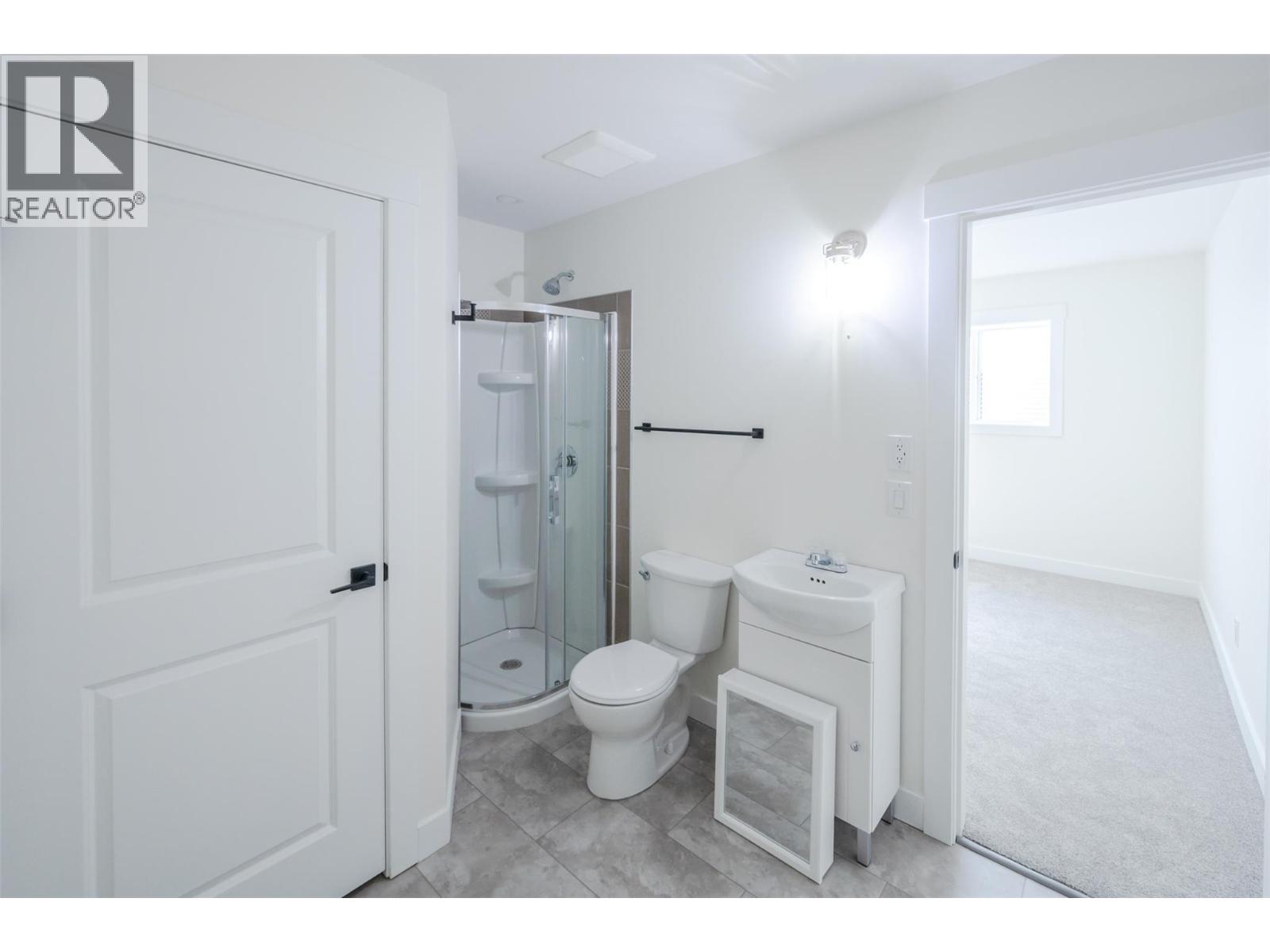 102 11612 Victoria Road South, Summerland