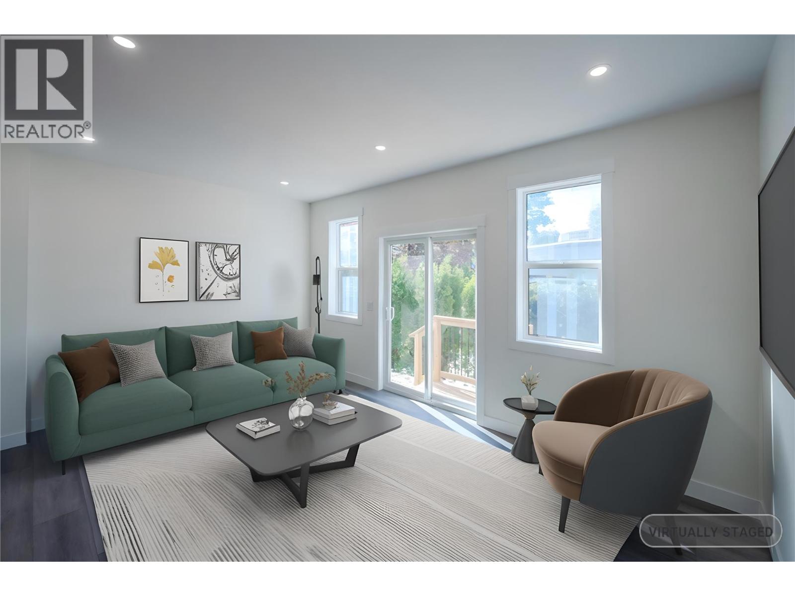 102 11612 Victoria Road South, Summerland