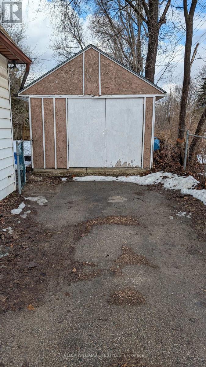 1004 HAMILTON ROAD - Photo 3 of 28, London East (East O), Ontario