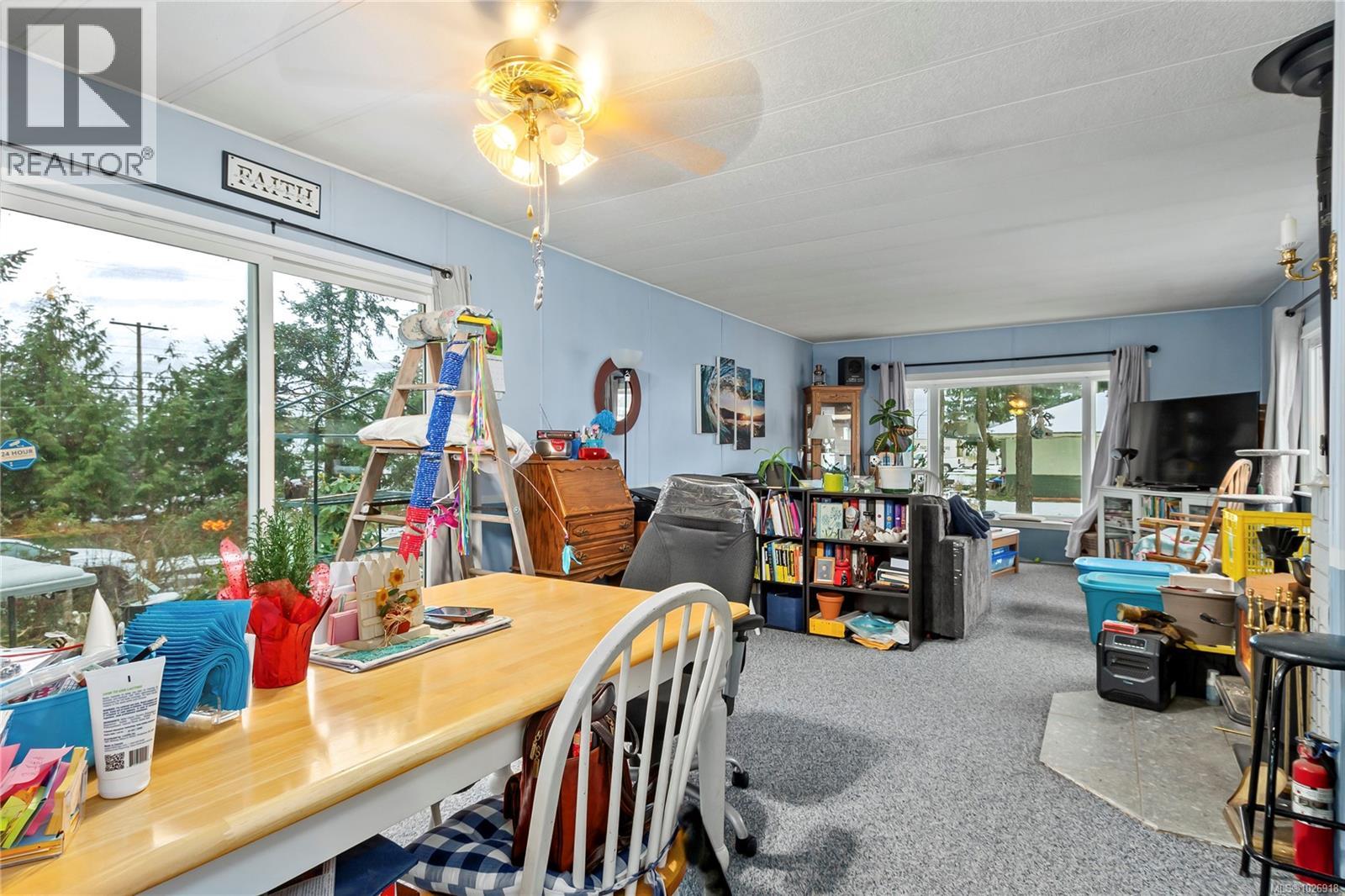 #A 3160 ISLAND HWY N - 8