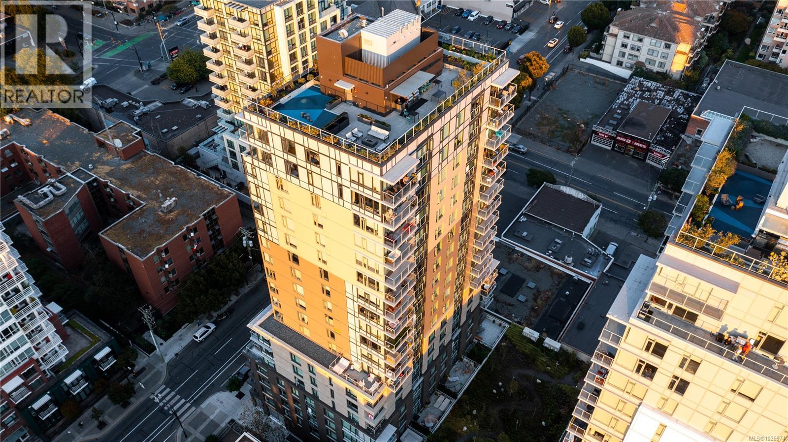 #1002 845 Johnson St - 2