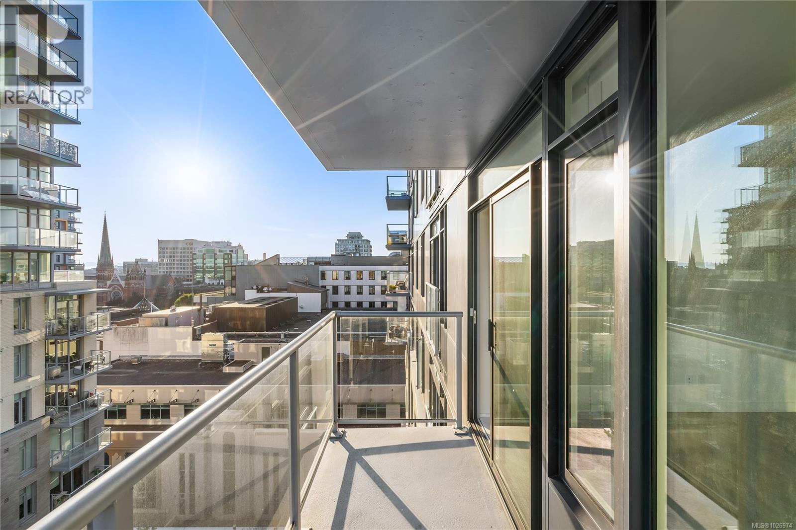#1002 845 Johnson St - 21