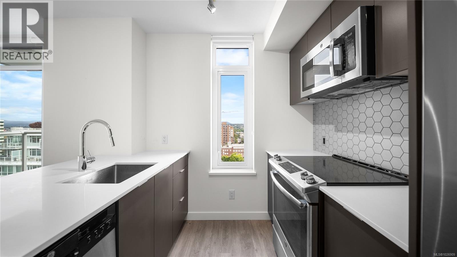 1601 845 Johnson Street, Victoria