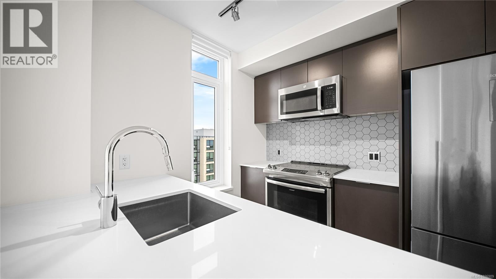 1601 845 Johnson Street, Victoria