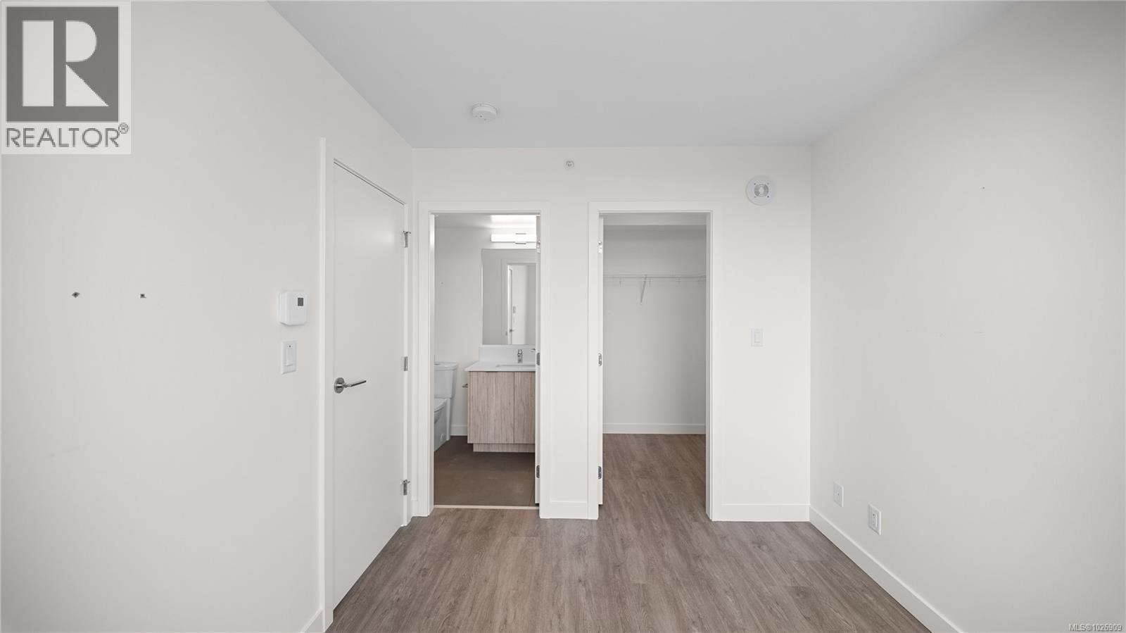 1601 845 Johnson Street, Victoria