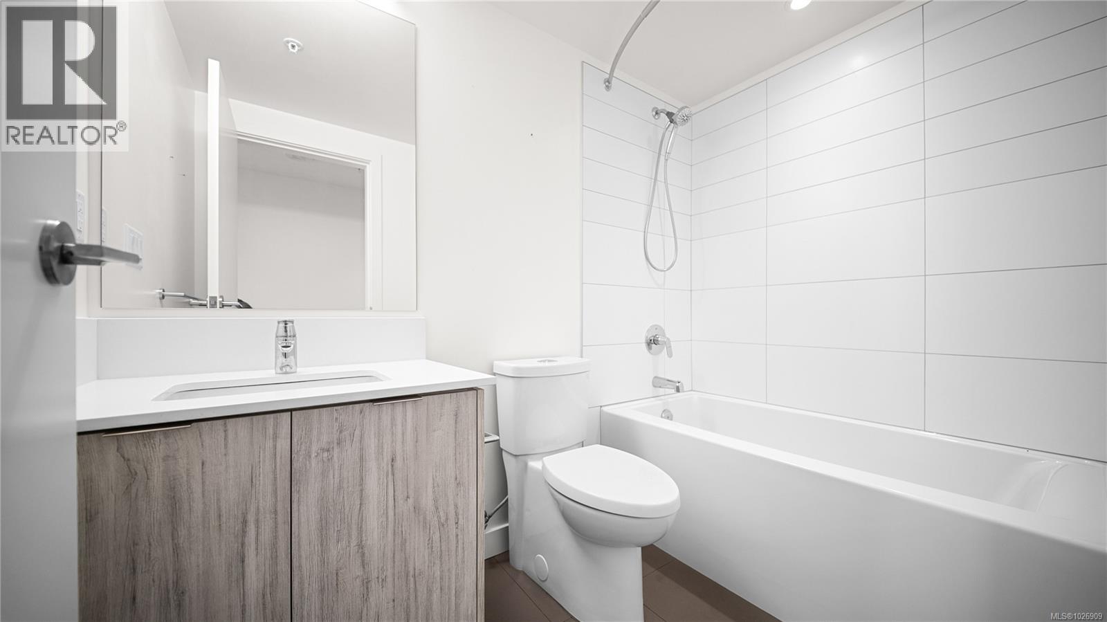 1601 845 Johnson Street, Victoria