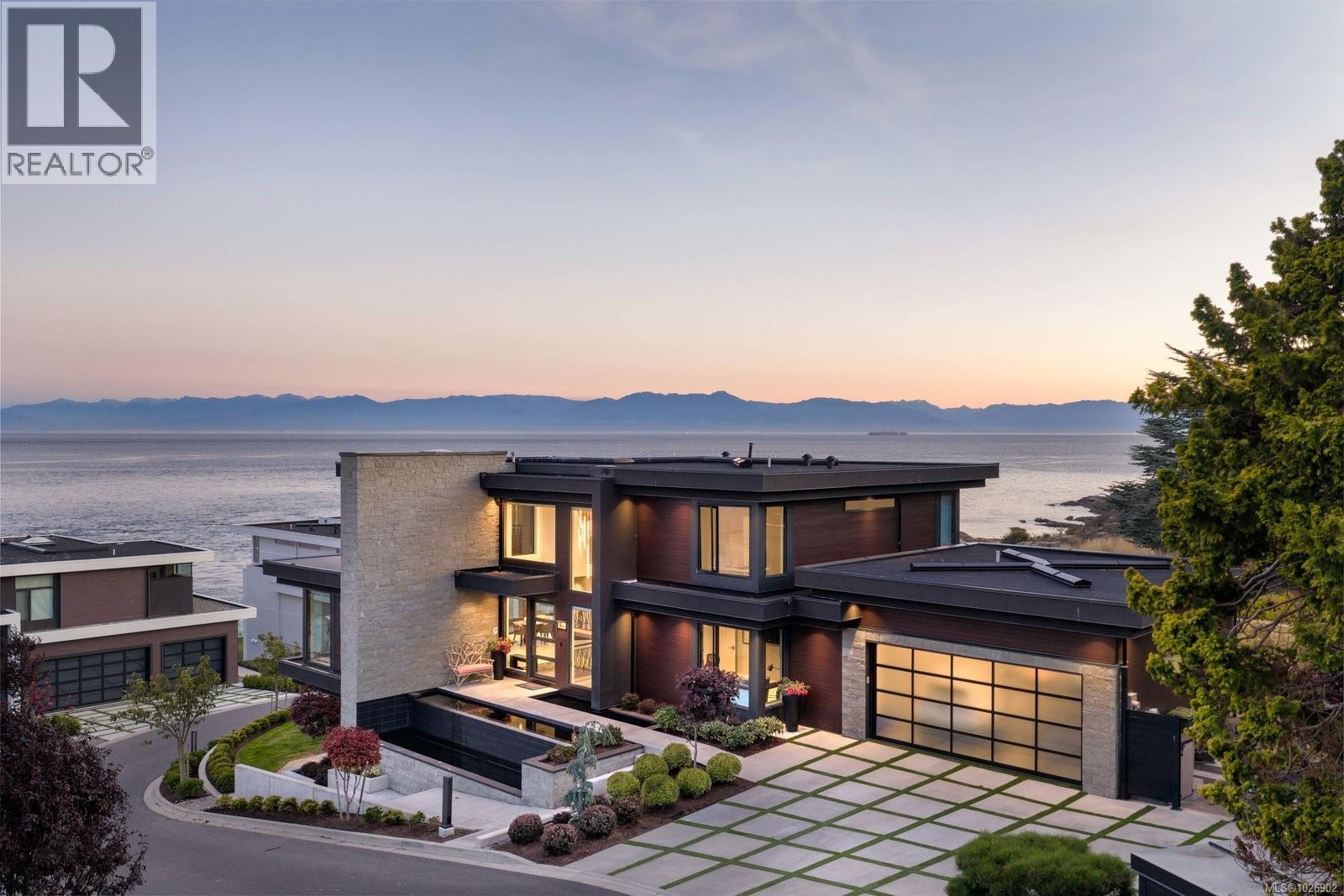  231 Hidden Point, Oak Bay