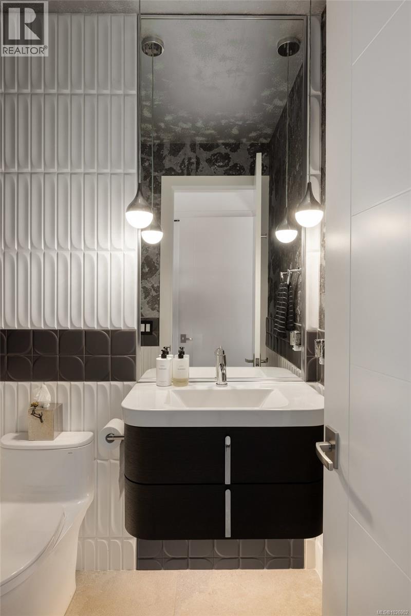  231 Hidden Point, Oak Bay