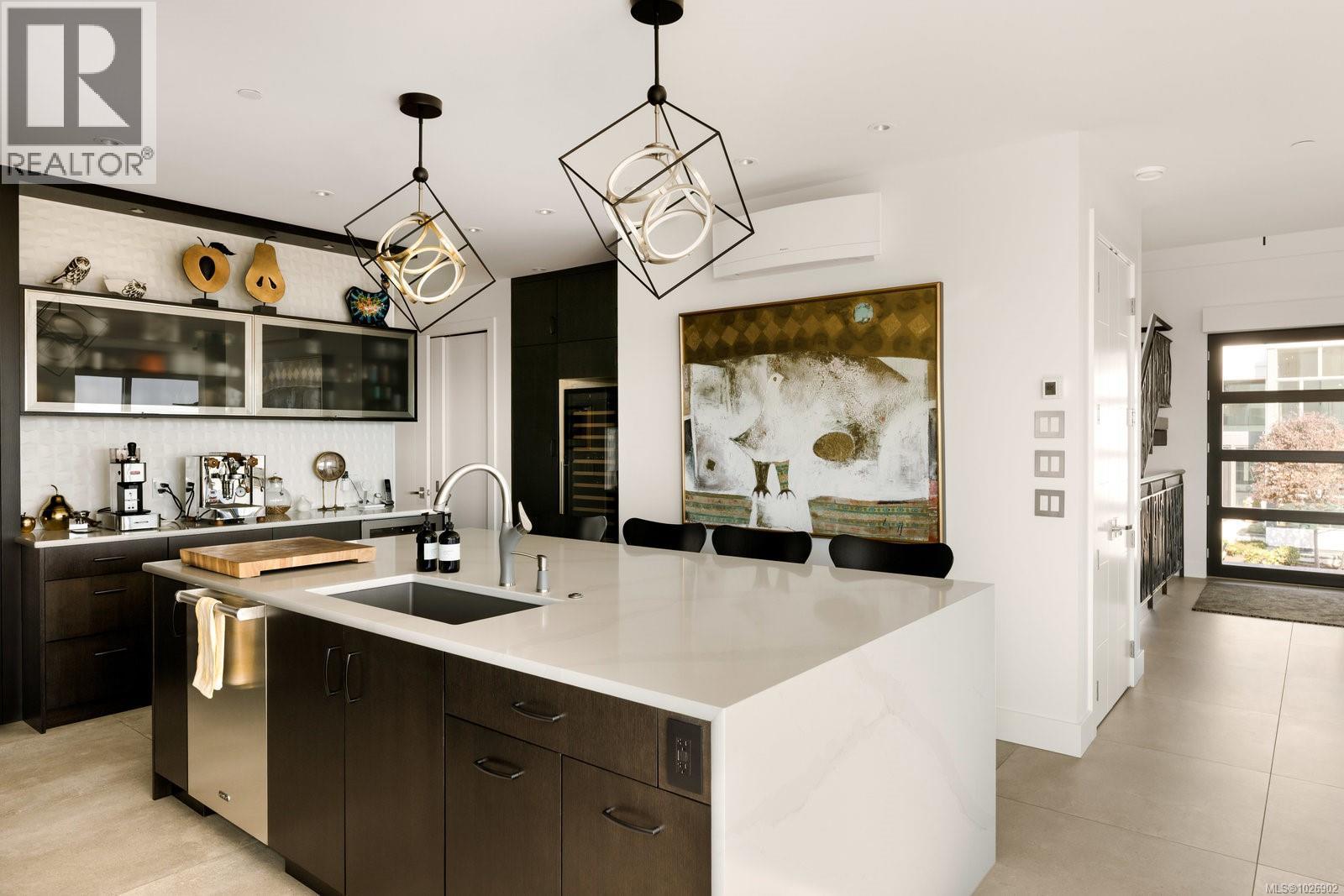  231 Hidden Point, Oak Bay