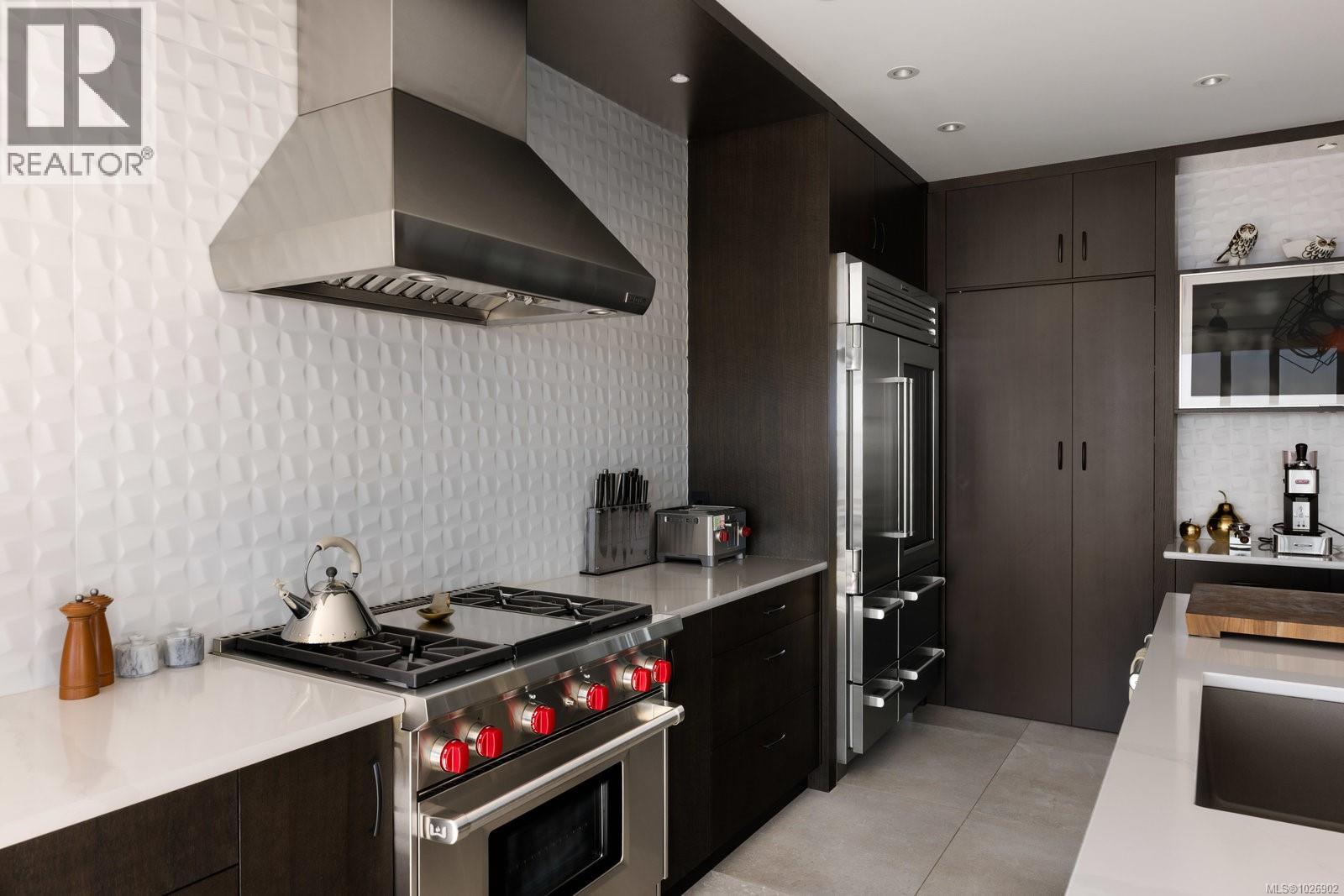  231 Hidden Point, Oak Bay