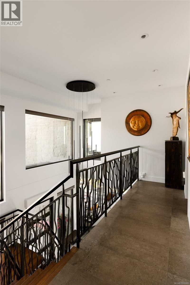  231 Hidden Point, Oak Bay