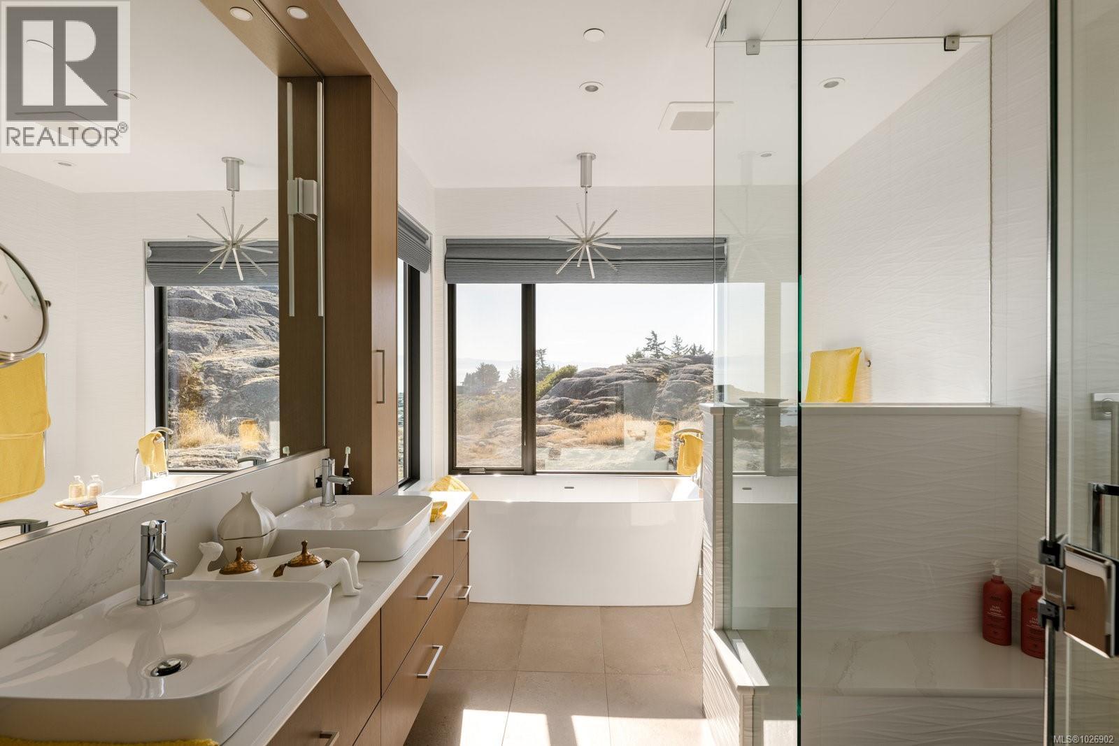  231 Hidden Point, Oak Bay