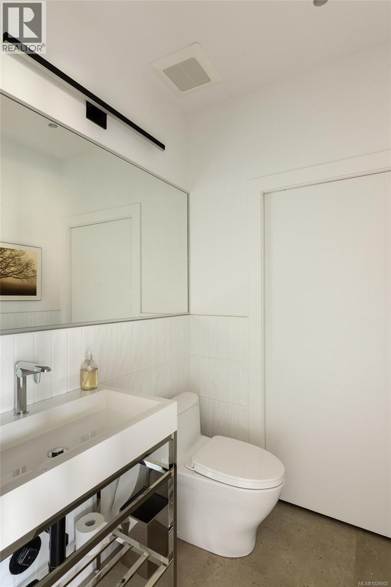  231 Hidden Point, Oak Bay