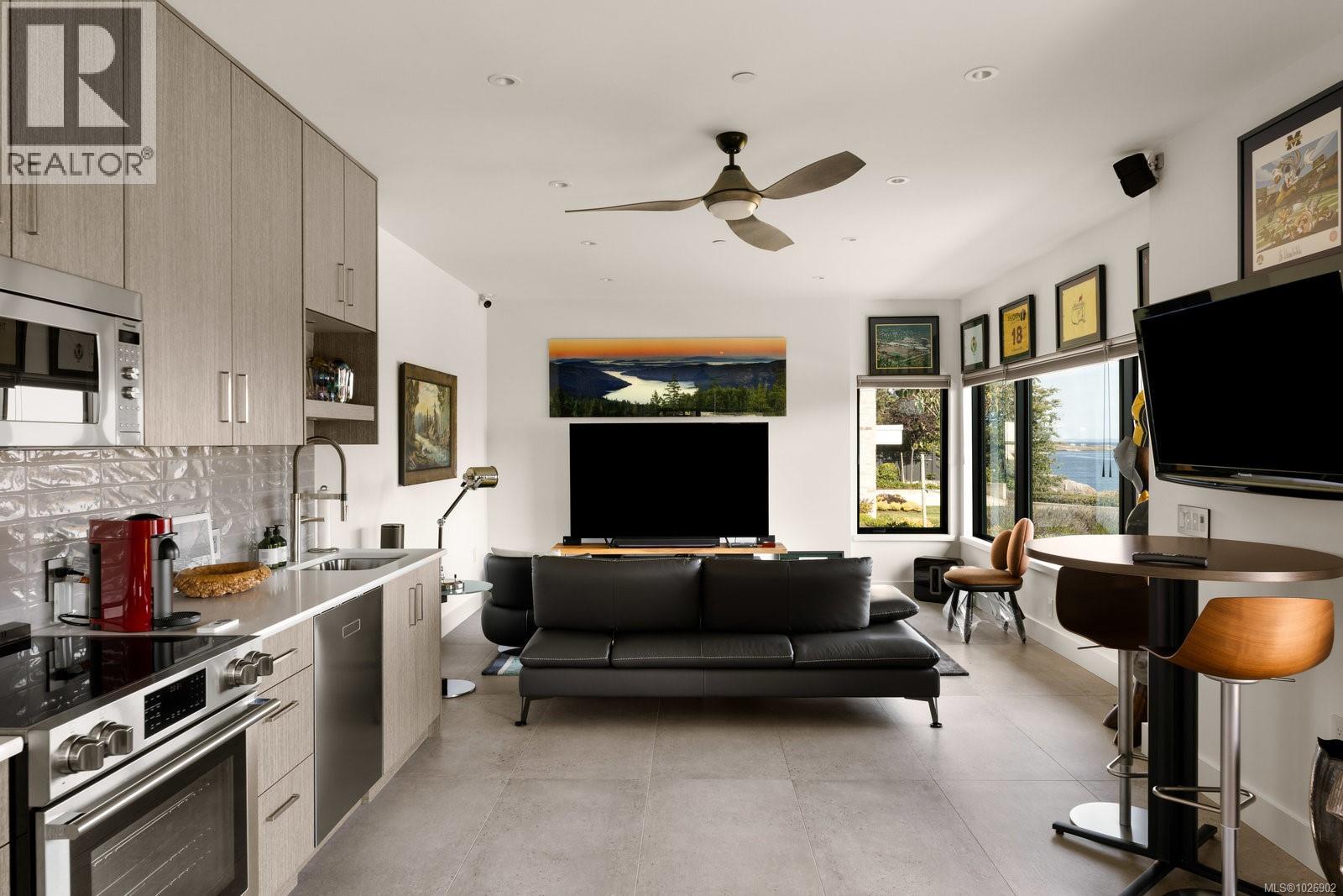  231 Hidden Point, Oak Bay