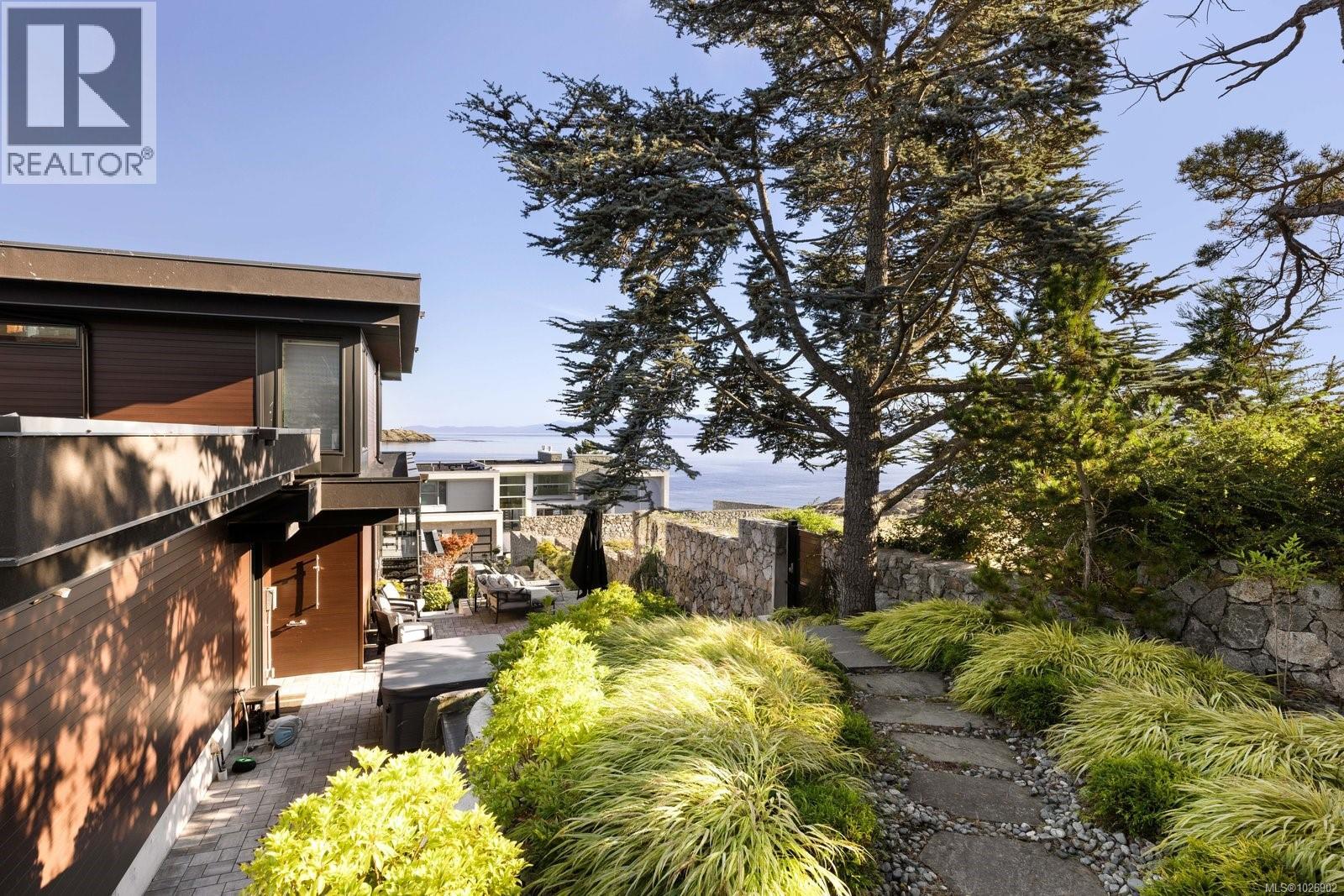  231 Hidden Point, Oak Bay