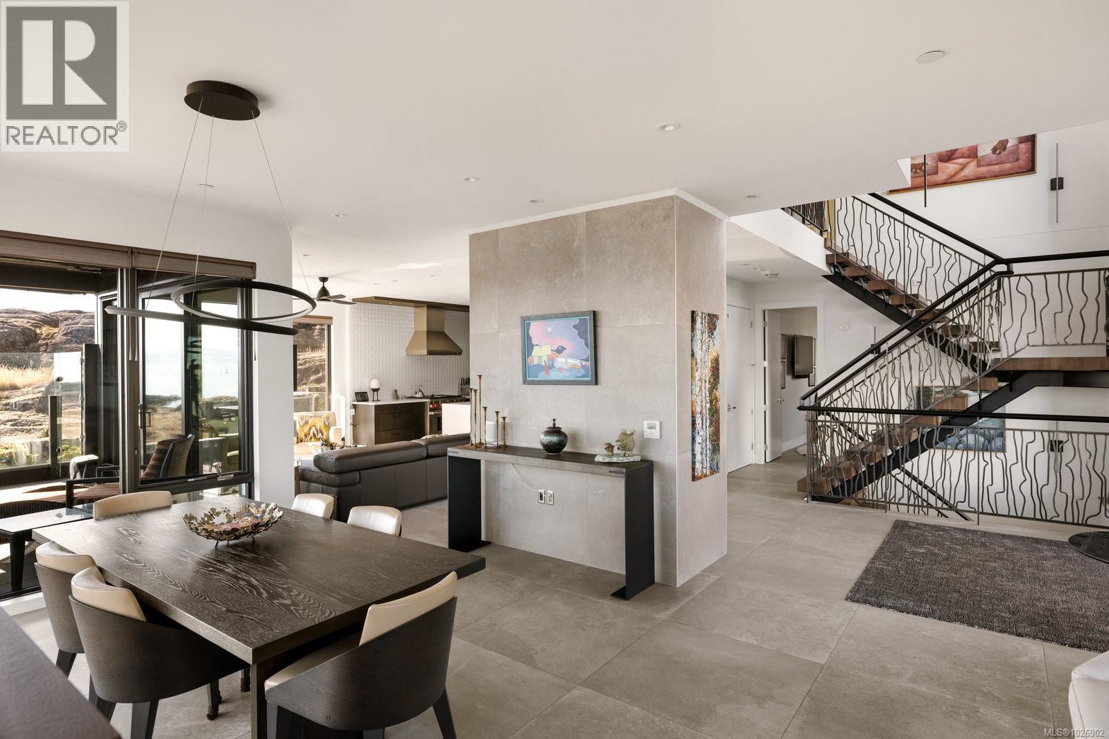  231 Hidden Point, Oak Bay