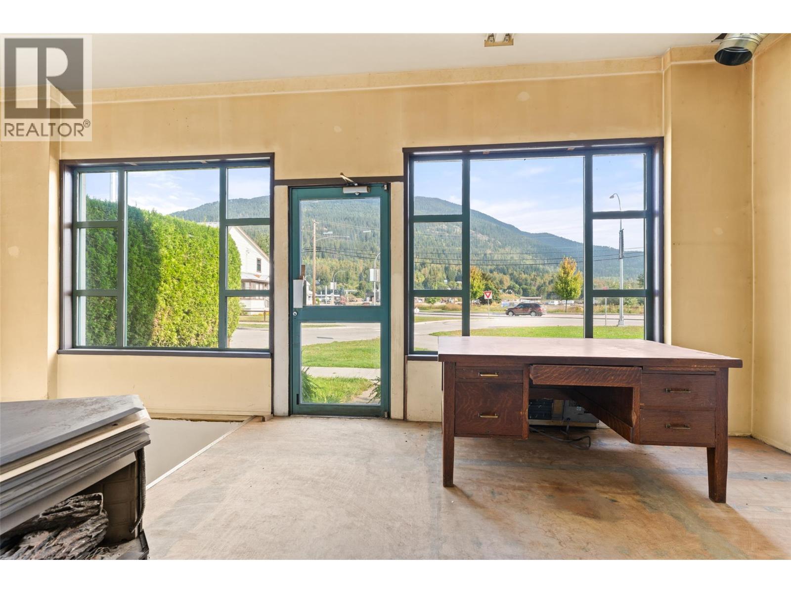  519 Fourth Street East, Revelstoke