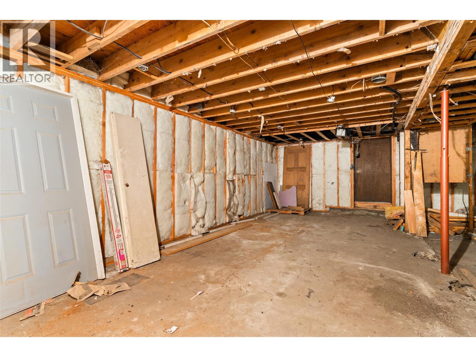  519 Fourth Street East, Revelstoke