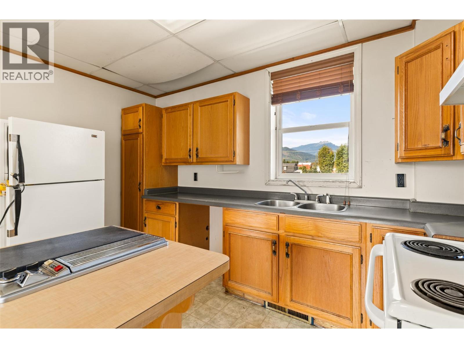  519 Fourth Street East, Revelstoke