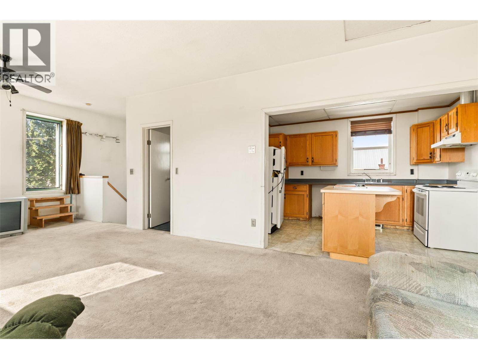  519 Fourth Street East, Revelstoke