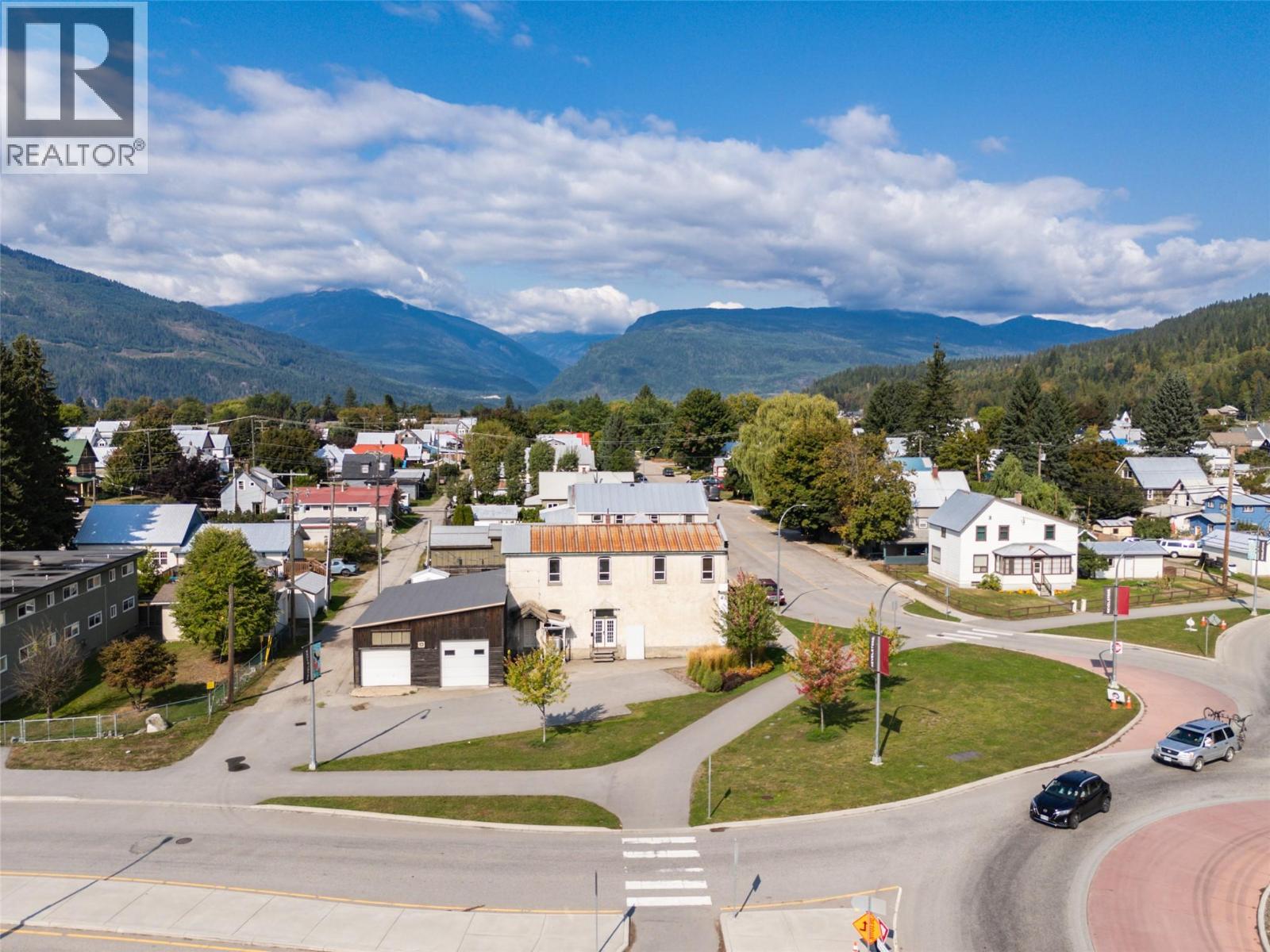  519 Fourth Street East, Revelstoke