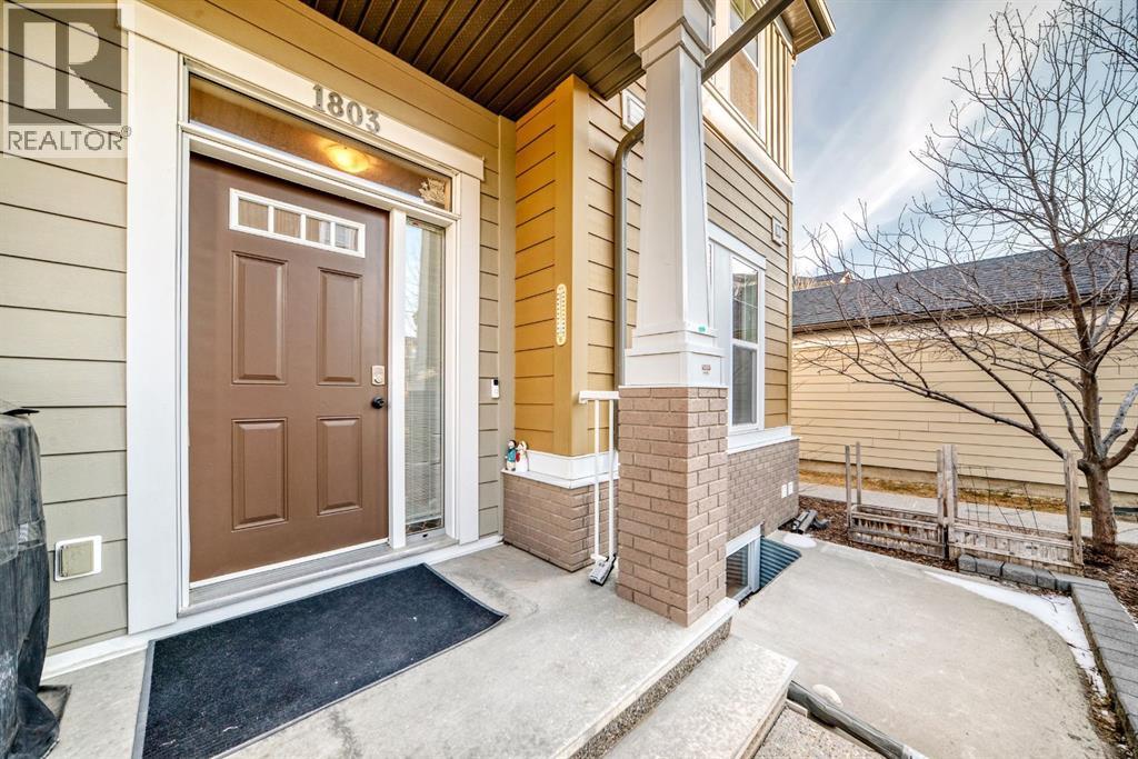 Single Family House for Sale in  Evanston Square NW Evanston Calgary 