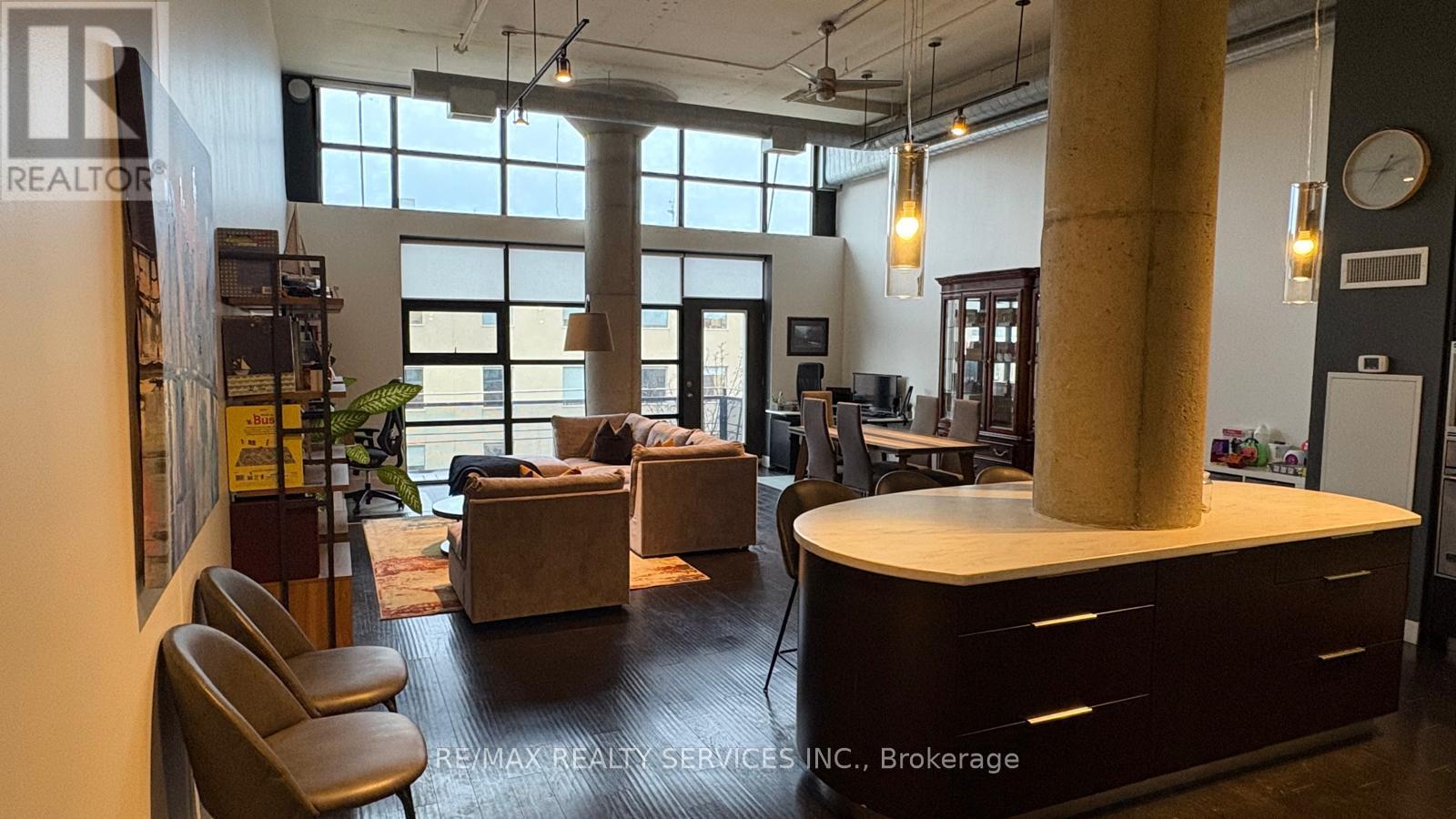 Listing photo of 406 - 90 SUMACH STREET