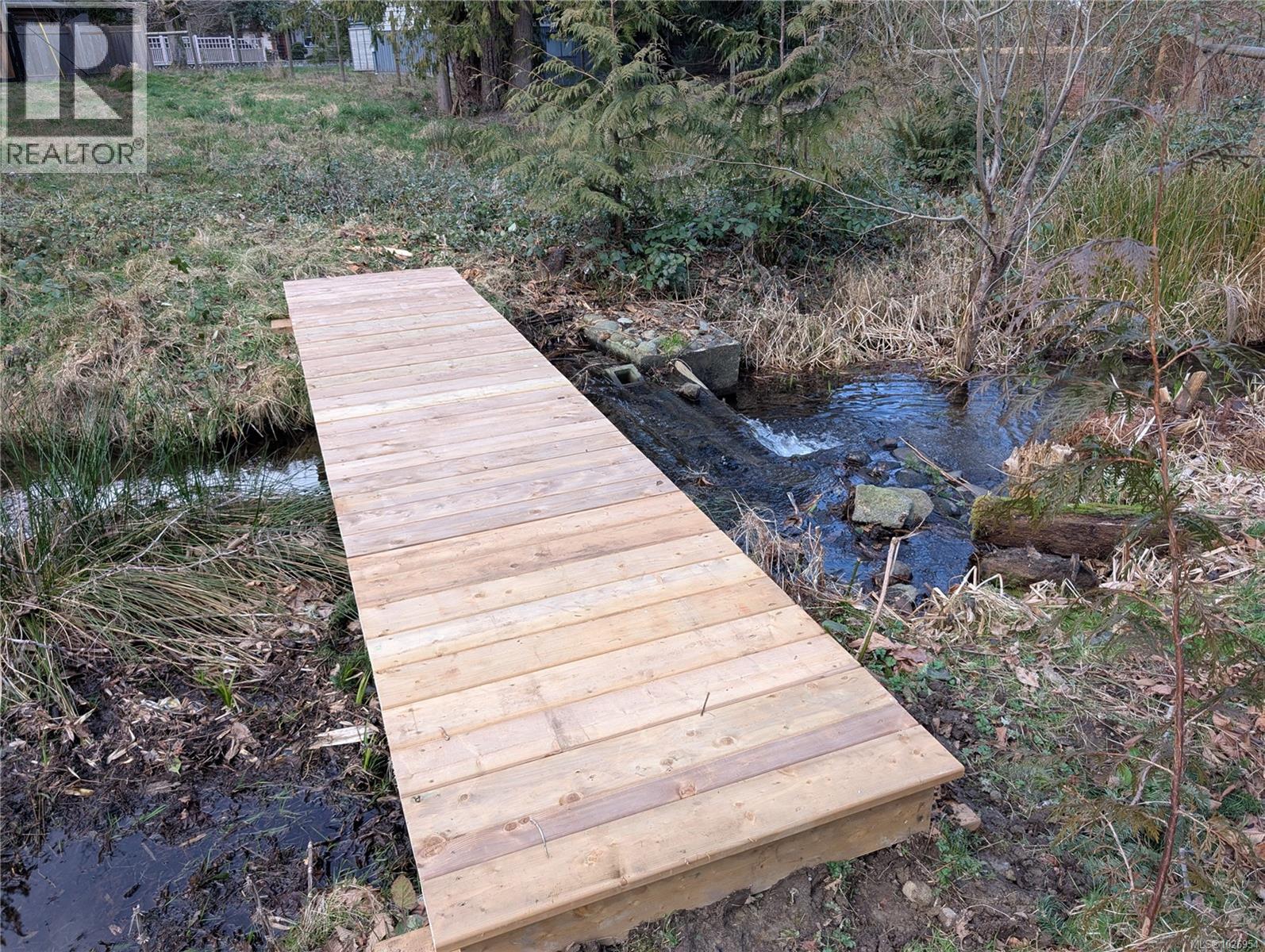 5075 LONGVIEW DR - 8