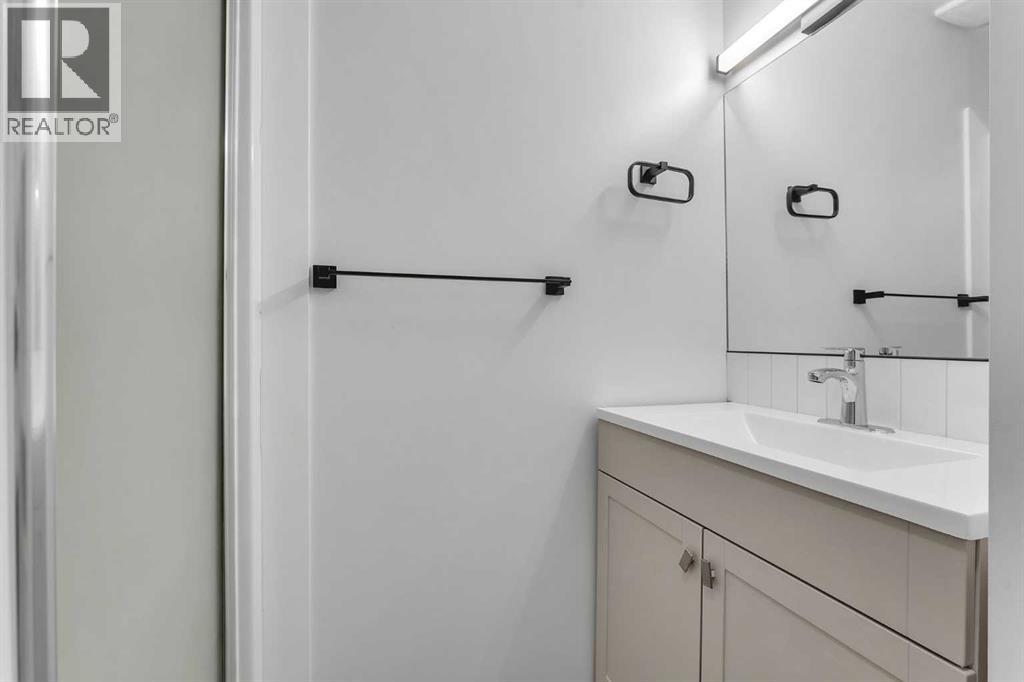 Single Family House Bi-level for Sale in  Cedardale Road SW Cedarbrae Calgary 