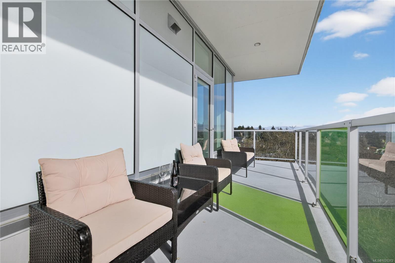 602 4011 Rainbow Hill Lane, Saanich