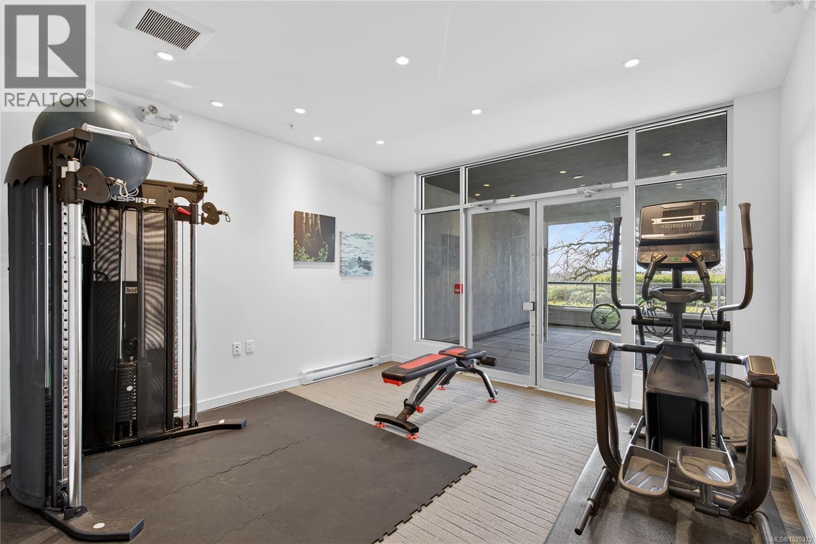 602 4011 Rainbow Hill Lane, Saanich