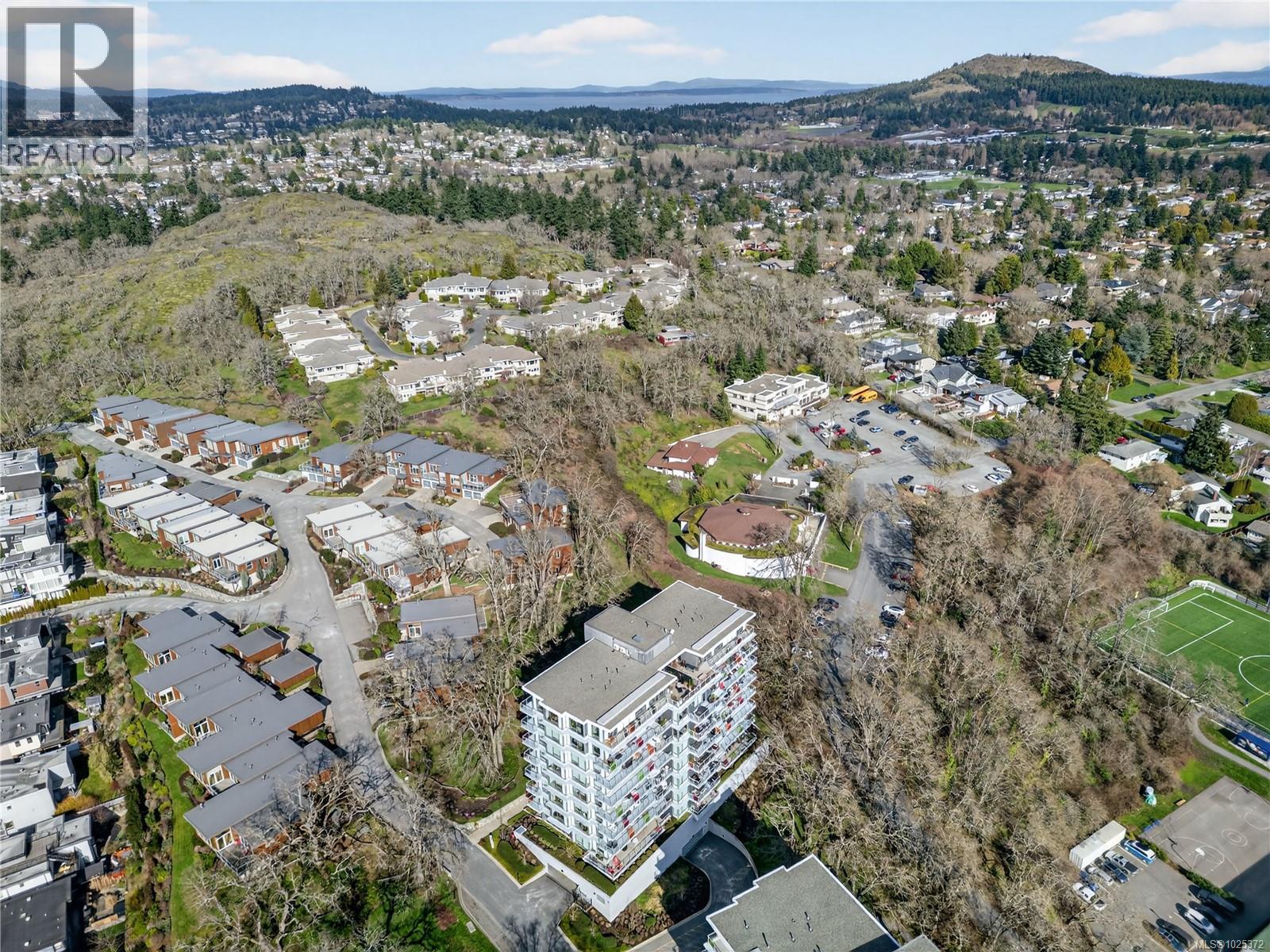 602 4011 Rainbow Hill Lane, Saanich