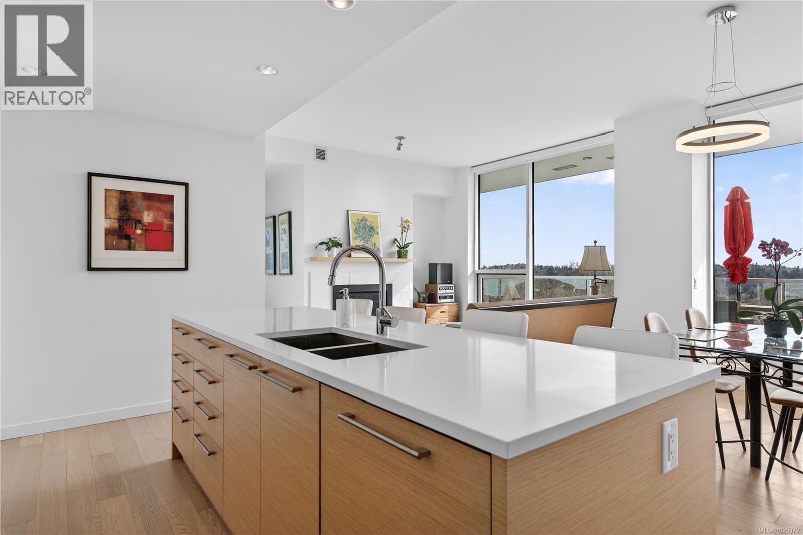 602 4011 Rainbow Hill Lane, Saanich