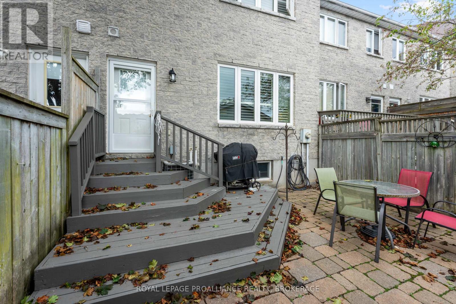 39 MOWAT AVENUE — photo 36