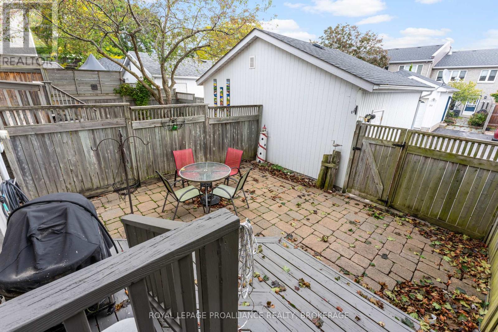 39 MOWAT AVENUE — photo 35
