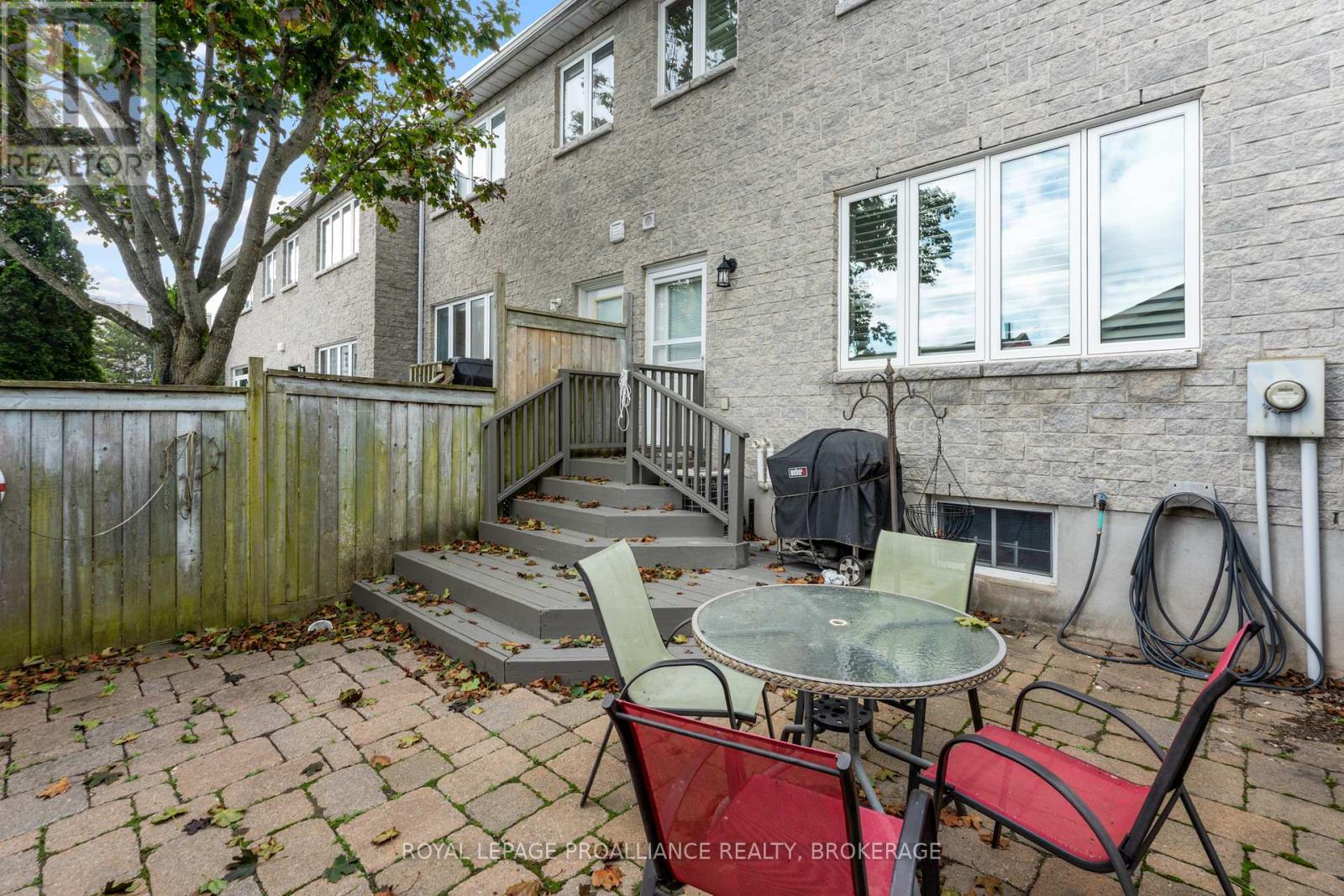 39 MOWAT AVENUE — photo 37